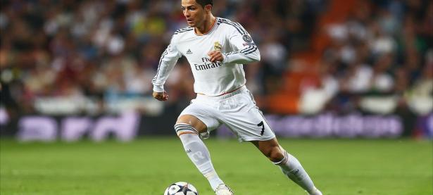 田径赛场焦点！德国队对阵瑞士队，意外判罚引发热议，比赛氛围紧张